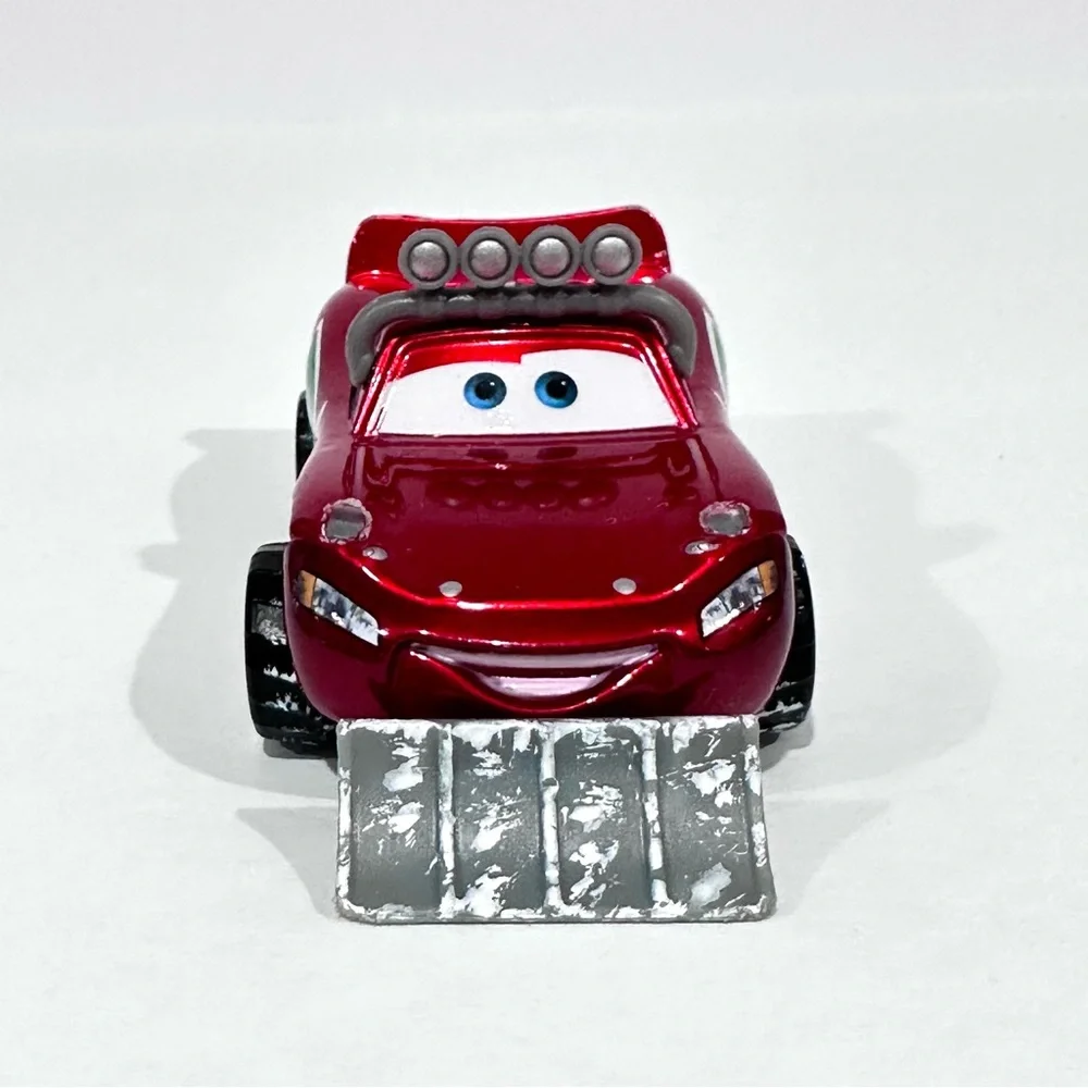 Disney Cars Winter Lightning McQueen w/ Snow Plow Die-cast Mattel